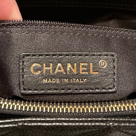 Chanel Black Caviar Grand Shopping Tote - Picture 15 of 16